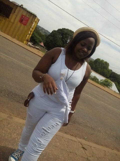 Crazy,fun,cool,full of life kind of girl that d way 2 describe me