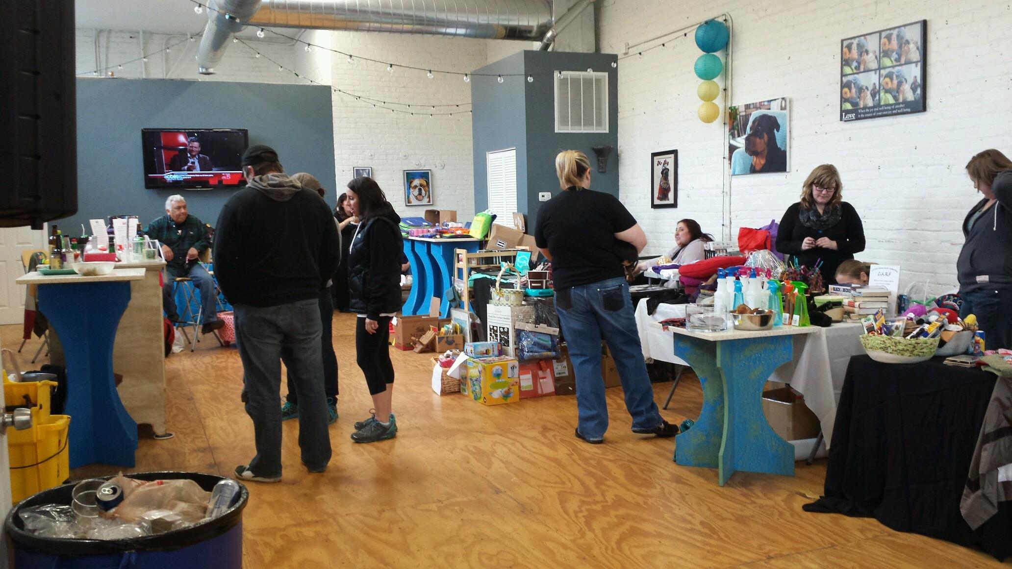 We are a networking group for entrepreneurs and business owners in the pet industry.