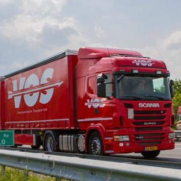 Vos Transport B.V. al meer dan 60 jaar specialist in nationaal en internationaal transport. Flexibiliteit, betrouwbaarheid en duurzaamheid staan bij ons voorop.