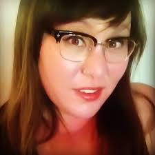 Diablo de ojos claros, eres un gran ladron, porque sin darme czenta, me robasxe el corazon.