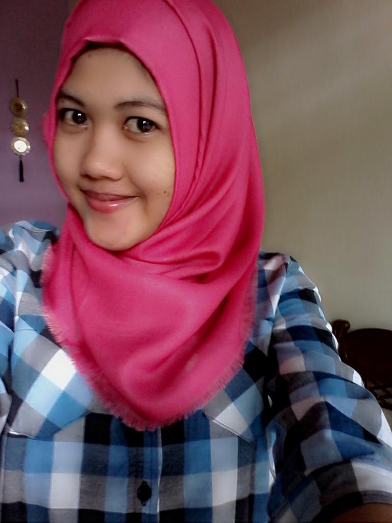 21 years old || Muslim || student || hello kitty || brother's Abdi-Rasyid || dear @adityafhm || https://t.co/2wEsQtr80Y