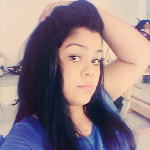 Taeeh meu nome Maélen, amoo pizza huuuuum .. Sou de Curitiba PR   & quem quiser ser meu amigo é só seguiir . Face http://t.co/SW424ALpD6   #3Bjss