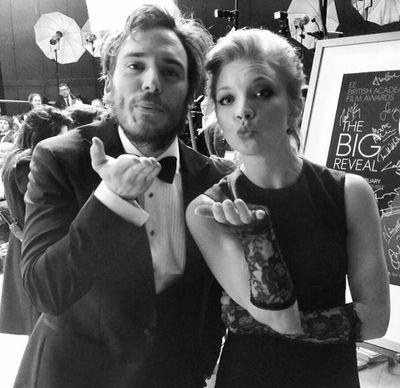 Hi! This is a free follow from @mentosforjen so don't follow me. Follow her! If you don't follow her I unfollow.