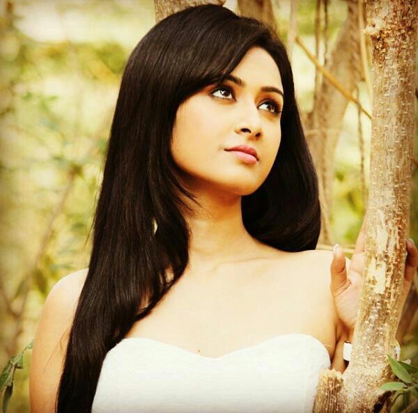 farnaz fanclab (follow @thefarnazshetty) love farnaz♥♥♥♥♥♥♥