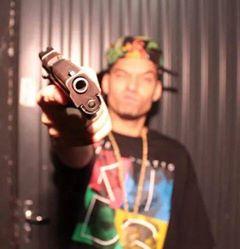Loucos vivem pouco. Mas vivem como querem. ✌