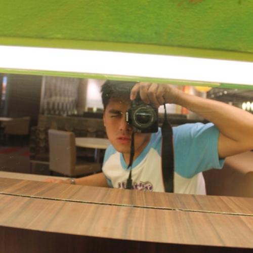 kevElric's profile picture. I have awesome drawing skills, so ask me to draw you naked like in Titanic.