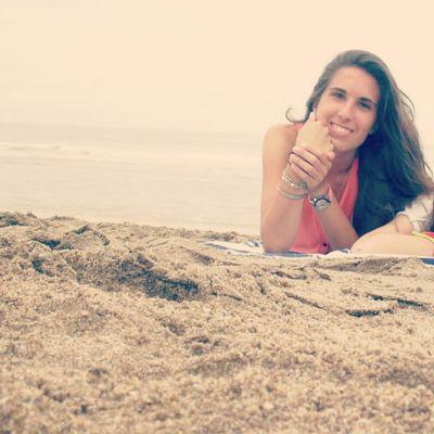 »»To see the world, things dangerous to come to, to see behind walls, draw closer, to find each other and to feel… That is the purpose of life.««. | εїз
ARG🇦🇷