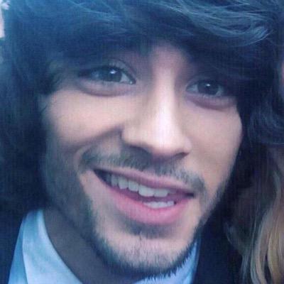 ask for a follow back on @raybanzouis