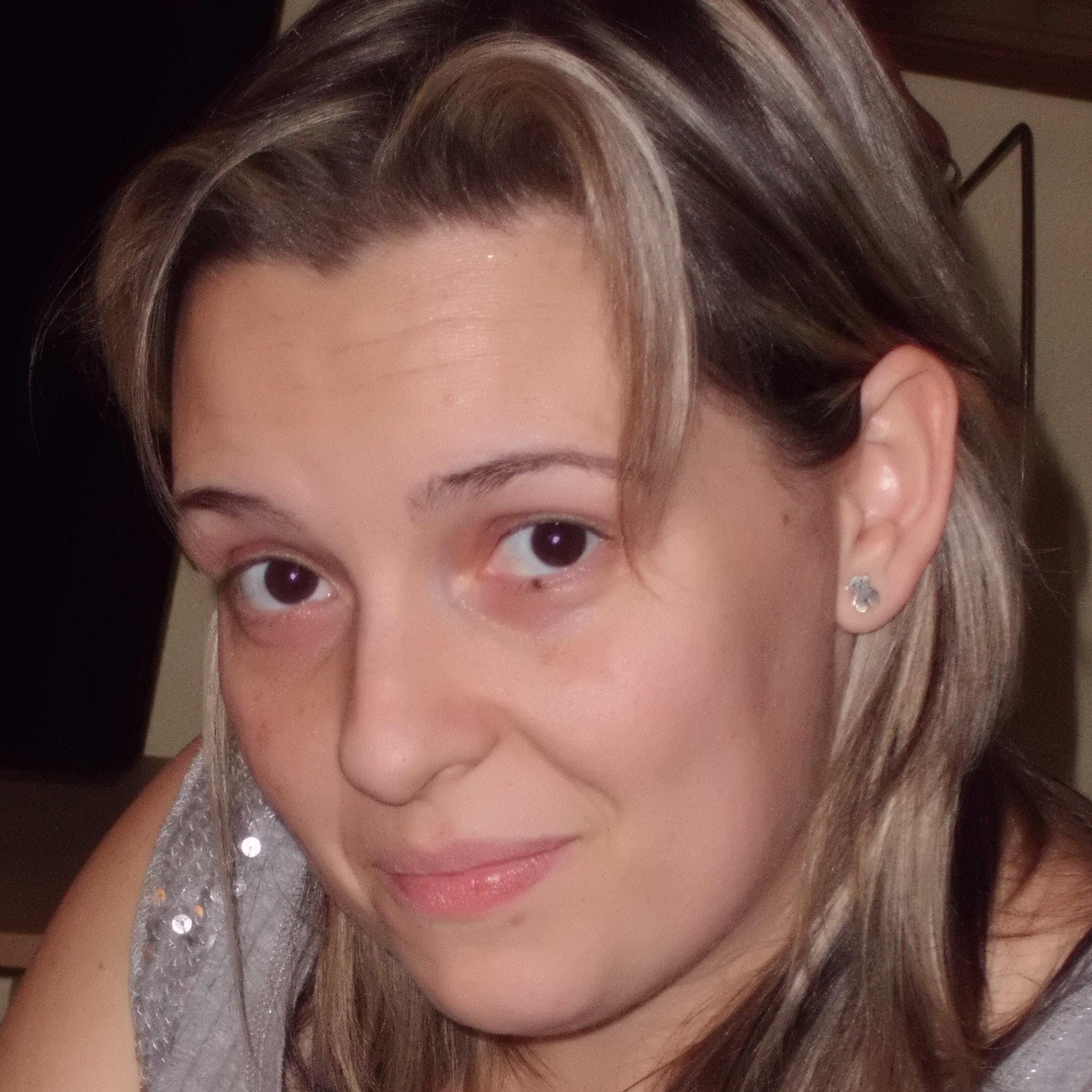 Hola, me llamo Yoli y me encanta cocinar!! Quiero mostraros todo lo que sé y me enseñó mi madre para cocinar por casa.