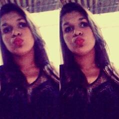 Sou α gαrotiinhα imperfeitα, αqueela queê chorα de dor, αqueêlα queê ja sofreu poor αmor, αqueelα que sαbe se αrrepender