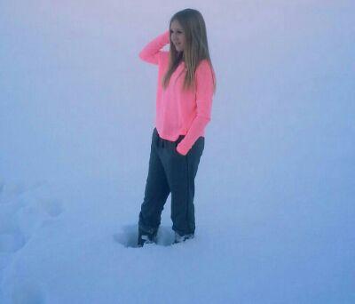 Snapchat: elisawallner8
Facebook: Elisa Wallner
Insta: Elisawallner 
Music.ly: elisawallner 
Ask: E_wallner

Loveee bibi