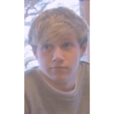 free follow from @BLUEBLARRY_ so follow her she follows back