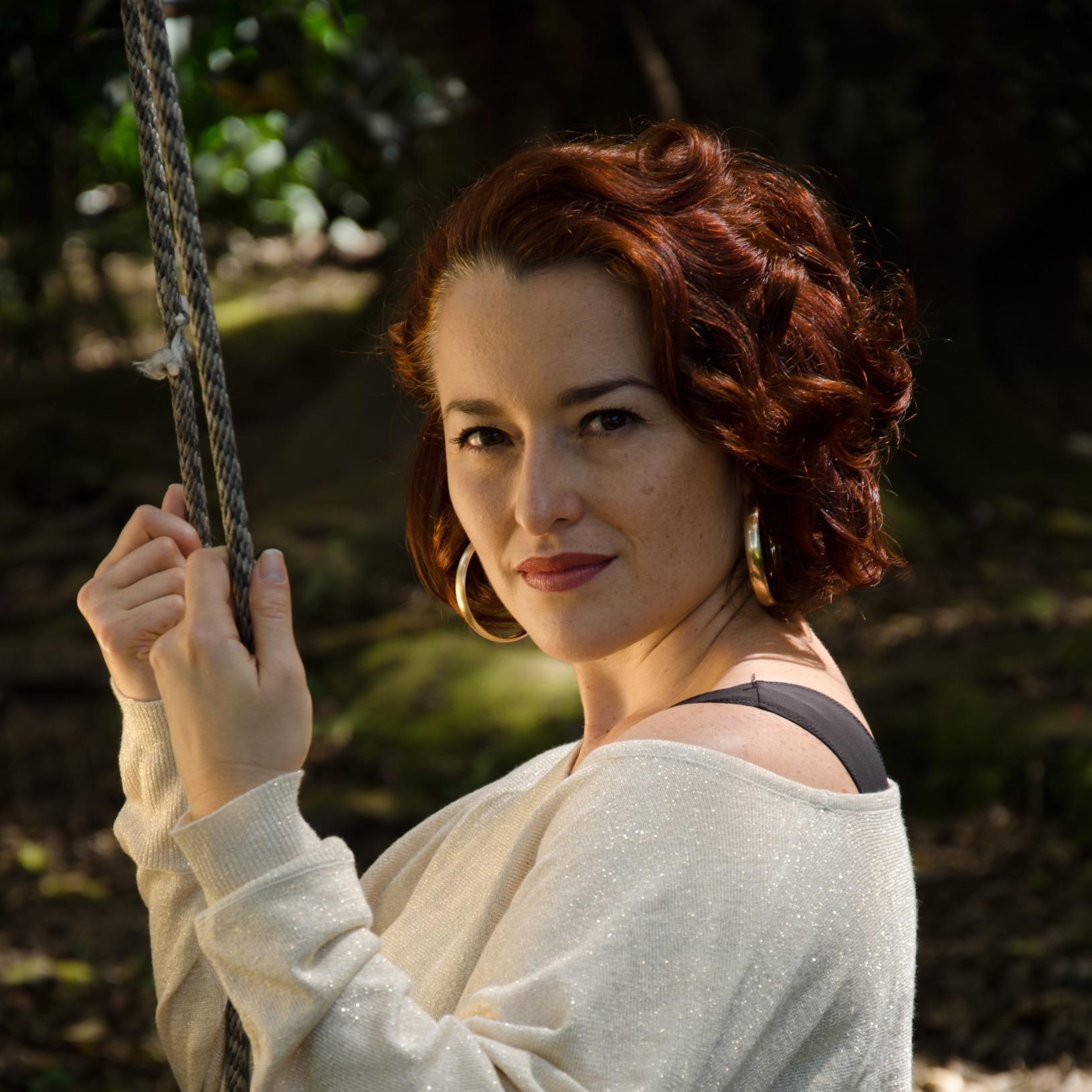 Singer and voice teacher, food lover, and seeker of life knowledge.