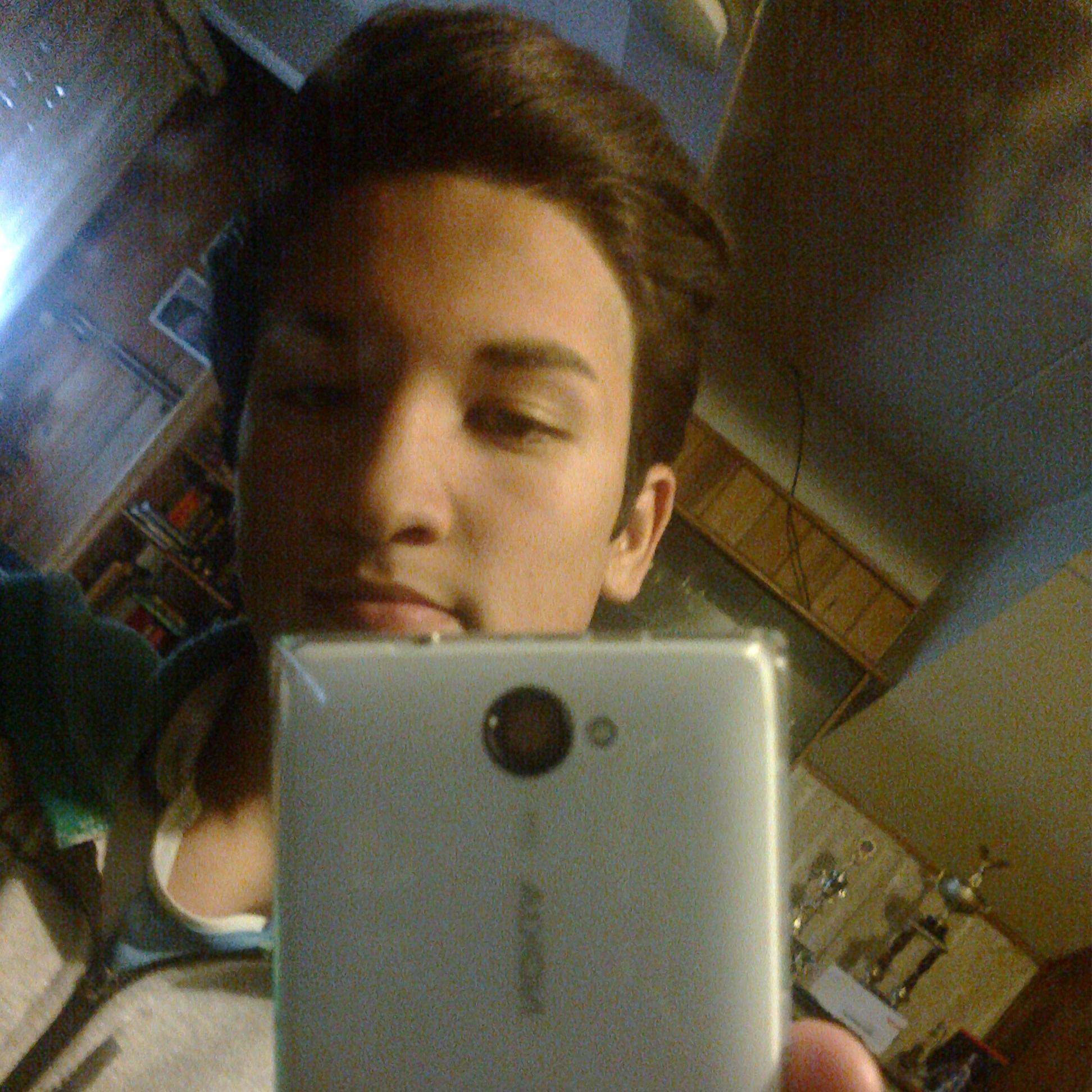 julii_gonzales's profile picture. Siganmen Los Buenos :p a