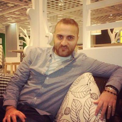 ❤i love syria and my sweet heart...❤
Civil engineering
☺missing everone have heart...☺.
From syria
live in sweeden
⚽Love Real Madrid⚽
