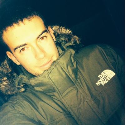 ChristianLocura's profile picture. Me importa una mierda lo que el resto diga, que se alegren o que me envidien por todo lo que consiga.