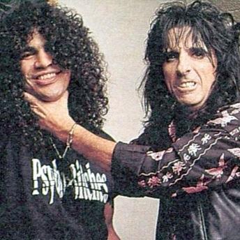 Fan page dedicated to Alice Cooper!