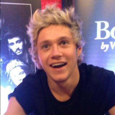 sadkidhoran16's profile picture. @seizethemolly