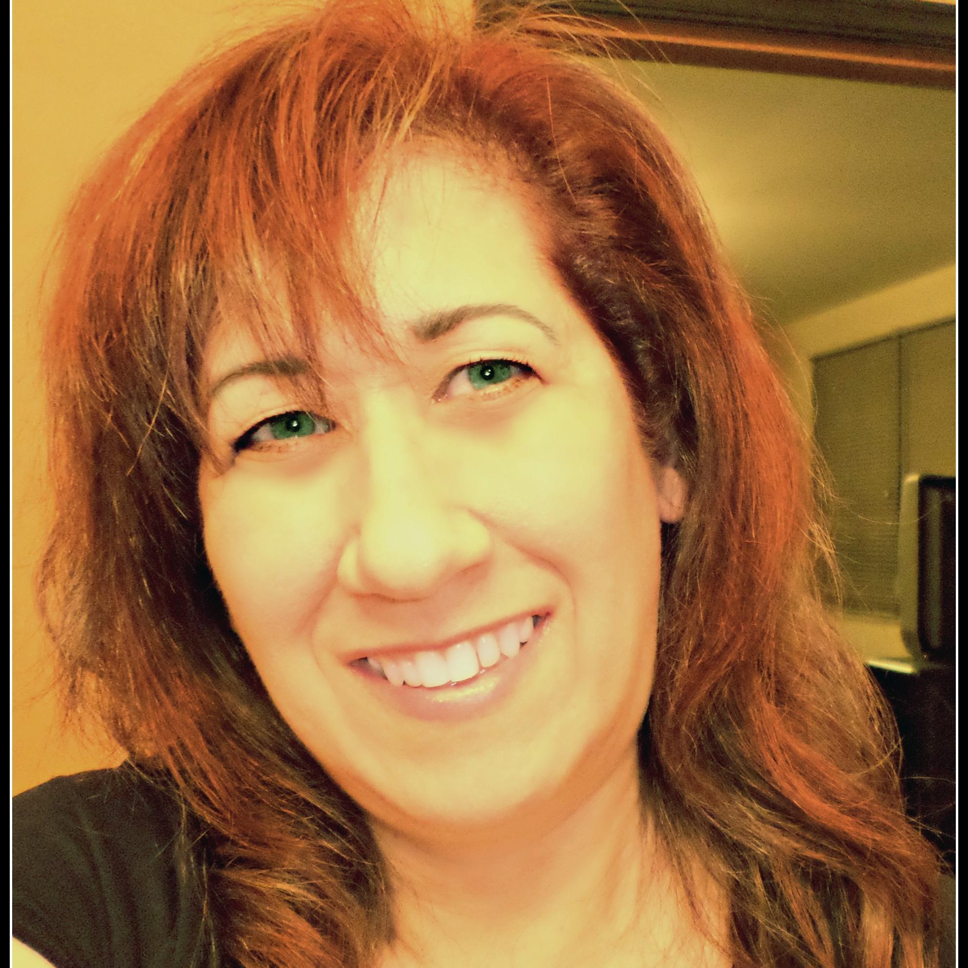Online Advertising & Marketing Expert showing people how to build revenue and traffic using Social Media.