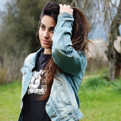 La vida trata de subidas y bajadas,pero nunca de caídas.
