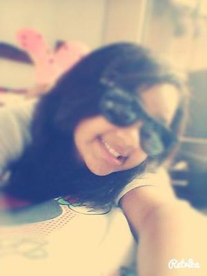 LiviaBarcelos7's profile picture. 