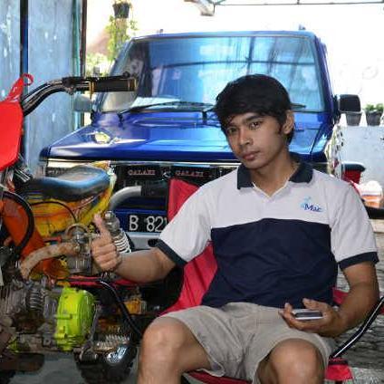 berusaha sukses dengan hasil jerih payah sendiri tidak mengandalkan harta orang tua