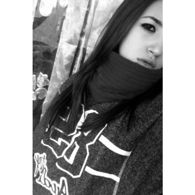 “T'insegneranno a non splendere. E tu splendi, invece.”