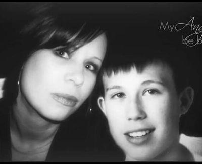 canwesaygoodbye's profile picture. 