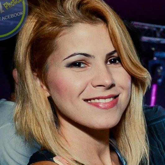 Acredita em 3 coisas:Fé, Esperança e Amor !!Sem eles não somos nada !
