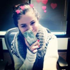 pics of sel // you can send me pictures if you want :)