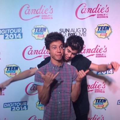 follow @kidrauhl_dallas and turn ON her notifications and be active. she helps with cam, nash, carter, shawn, jacob, jack & jack, grant, and etc. follows