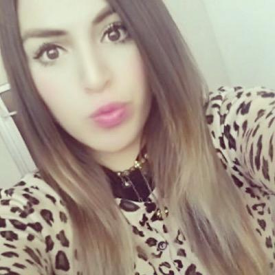 No sientas celos, tú tienes algo que nadie más tiene.  
¿que cosa?
mi corazón.. :)