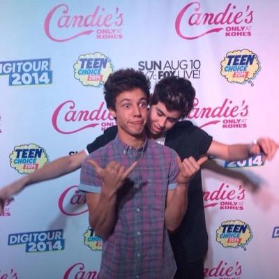 follow @kidrauhl_dallas and turn ON her notifications and be active. she helps with cam, nash, carter, shawn, jacob, jack & jack, grant, and etc. follows