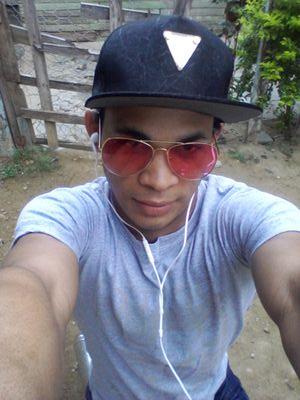 Soy muy buena onda,me gusta compartir con mis amigos de las red sosiales.