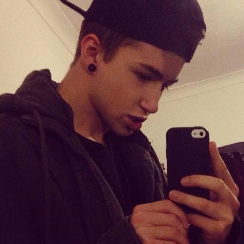 JJParker9's profile picture. 