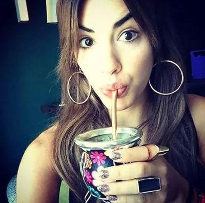 Dos chicas unidas por Lali Esposito. Desde el principio hasta el fin. 12-12-13❤29-08-14. 
Delfi y Lu
