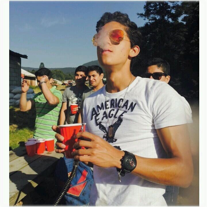 Me gusta disfrutar de la vida, dedicado y una persona con objetivos claros.