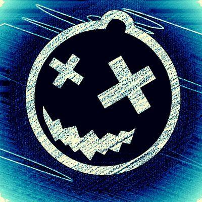 Lvl 15 | Gamer desde nacimiento :) | Productor de escritorio veterano en electronica | ElectroHouse | Hasta luego :!