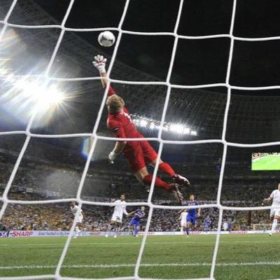 thatkeeperguy's profile picture. this account is probably supposed to be about soccer but its off season so who cares