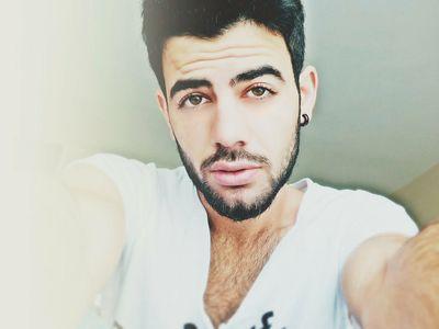 andless1297's profile picture. 