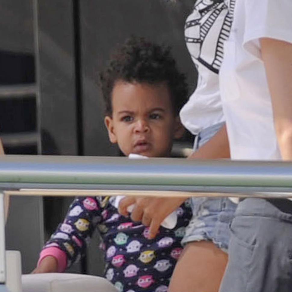 calirritoradio's profile picture. Join us Mondays 8-9pm