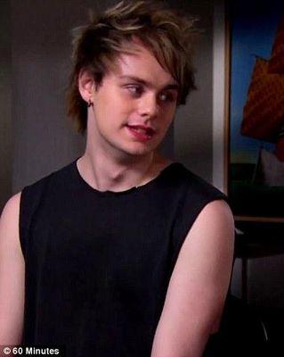 ashtoncxtesmile's profile picture. my thoughts were so loud I couldn't hear my mouth