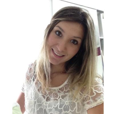 Nunca troque o que mais quer na vida, pelo o que mais quer no momento. Momentos passam, mas a vida continua.