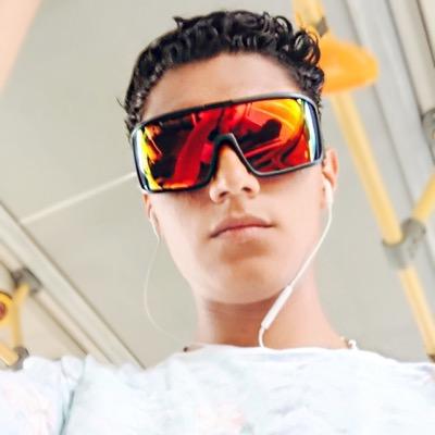 Follow me !