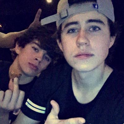 AjkajsHakaj's profile picture. go follow @murdergrier and turn his notifications on bc he does dms to 12/12 everyday!