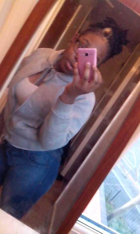 Pin:25cb6a64 or 07547174716    I'm a dancer and like chilling n shit yh