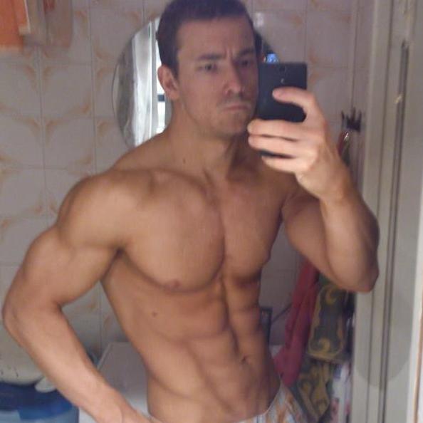 Amateur IFBB's Men's Physique Competitor, and Author of Amazon best-selling e-book - Flexible Dieting Handbook: http://t.co/chJlC2axpv