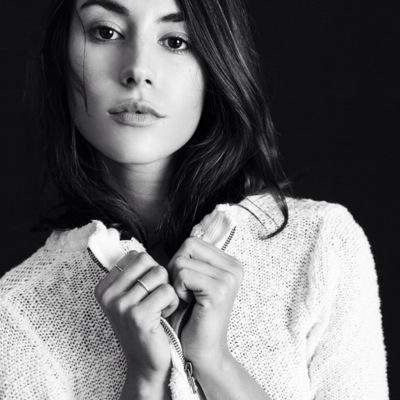 AvalonRossi's profile picture. nineteen yr old actor • writer • occasional model • lover of sunshine and doggies • UCLA bruin • ig: avicakes