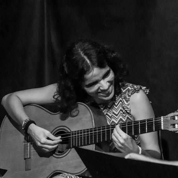 lucianarabelo's profile picture. Cantadeira e guardiã do Portal Flores no Ar