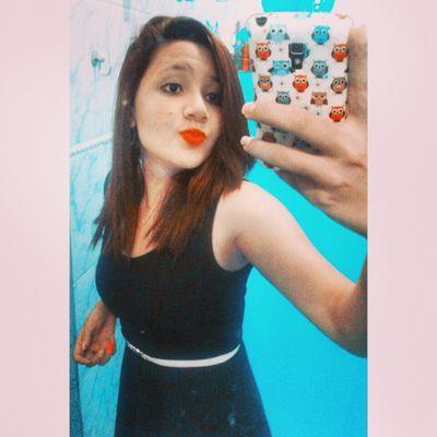 - Ela é uma mulher menina, que precisa urgentemente ser mais forte .. ♪♪  instagram : @lautnerhellen